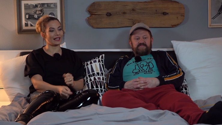 Extra Host Karel Zima s Evou Decastelo v posteli: Bojoval jsem o holý život