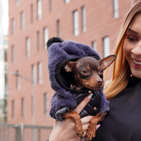 Modelka Iveta Kindlmanová s pejskem.